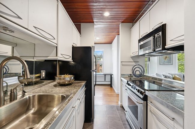 APT-4 - 1 Worcester Sq, Condo with 2 bedrooms, 1 bathrooms and null parking in Boston MA | Image 6