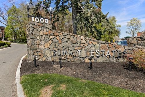 2e-1008 Paradise Rd, Swampscott, MA, 01907-1303 | Card Image
