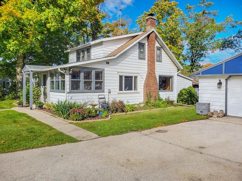 N3054 Circle Dr, Cascade, WI, 53011-1328 | Card Image