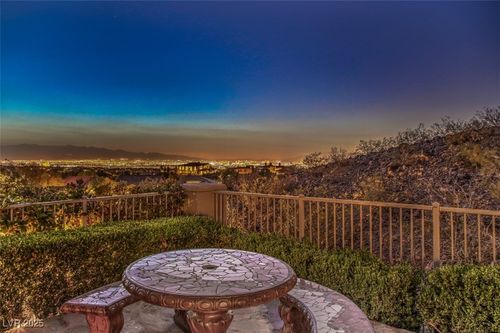 12 Glade Water Dr, Henderson, NV, 89052-6676 | Card Image