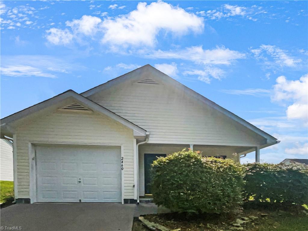 Stratford Crossing Dr, Winston Salem, NC 27103