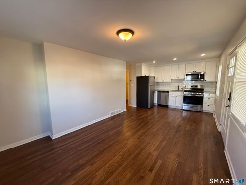 38 Elmhurst Cir, West Hartford, CT, 06110-1411 | Card Image