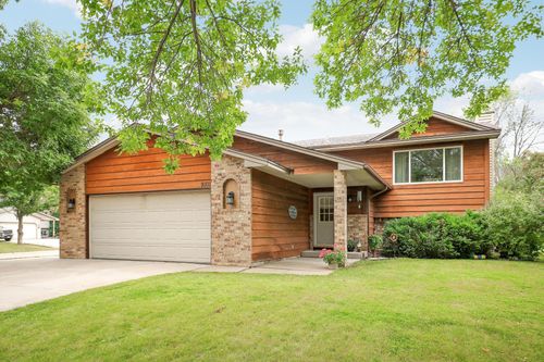 9311 Thomas Ave N, Brooklyn Park, MN, 55444-1171 | Card Image