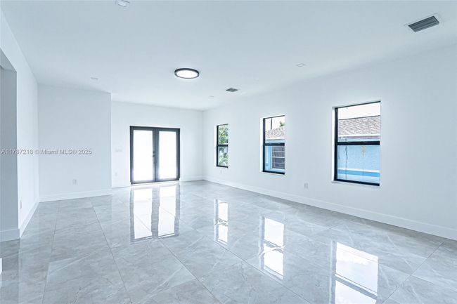 0 - 2739 Nw 7 Th St, House other with 4 bedrooms, 3 bathrooms and null parking in Fort Lauderdale FL | Image 18