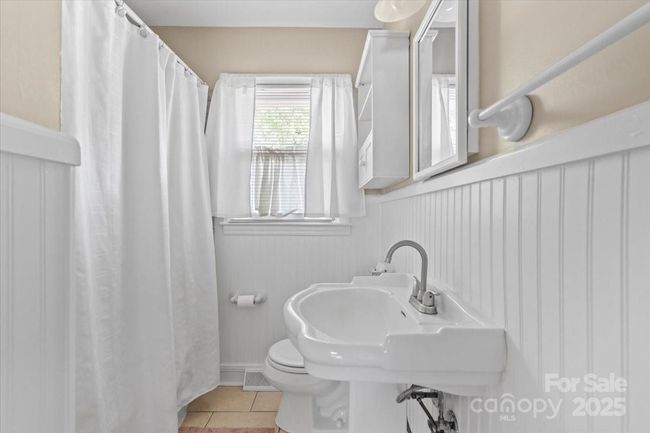 Bathroom | Image 22