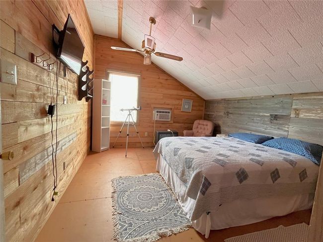 Upstairs Bedroom 2 | Image 34