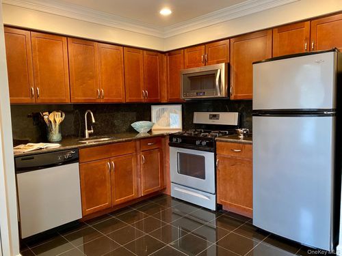 32c-32 Country Club Dr, Coram, NY, 11727-3438 | Card Image