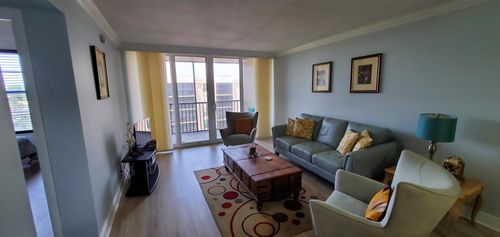 6040-8 Royal Palm Way, Boca Raton, FL, 33432 | Card Image
