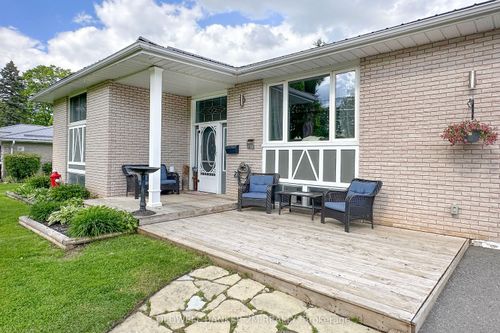 27 Anne St, Millbrook, ON, L0A1G0 | Card Image
