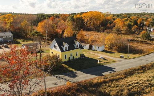 210 Martins Point Rd, Mahone Bay, NS, B0J2E0 | Card Image