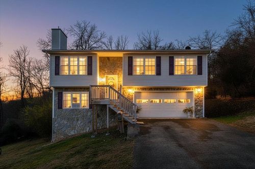 2732 Ordway Dr, Roanoke, VA, 24017 | Card Image