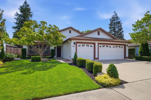 3920 Michelle Lynn Ct, Turlock, CA, 95382-8518 | Card Image