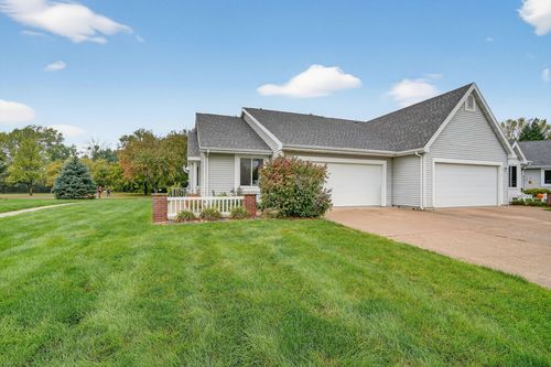 2410 Parkview Pl, Perry, IA, 50220-2556 | Card Image