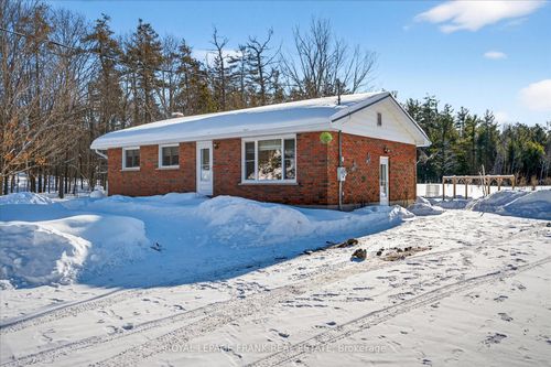 419 S Beach Rd, Lakefield, ON, K0L2H0 | Card Image