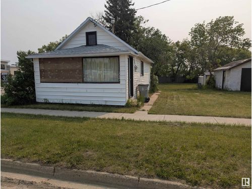 5027 47 St, Legal, AB, T0G1L0 | Card Image