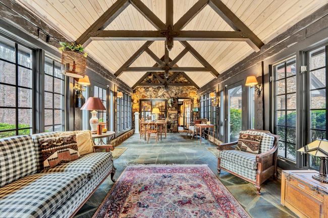 In-law Suite living | Image 35