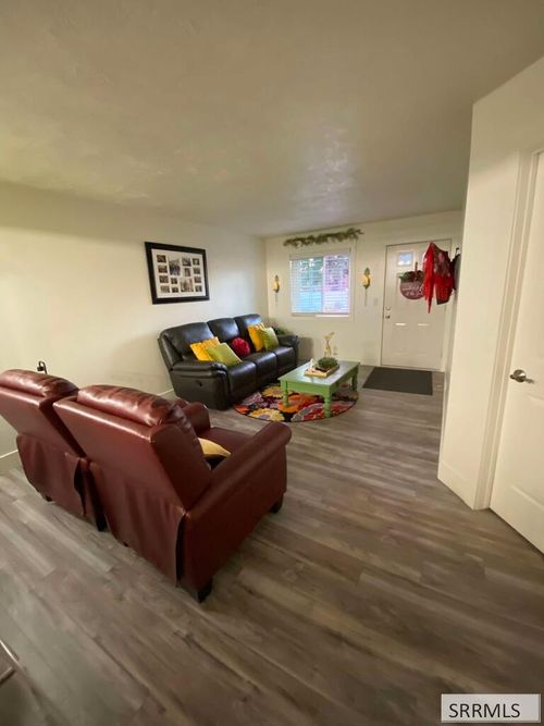 1065 Canal Ave, Idaho Falls, ID, 83402-3445 | Card Image