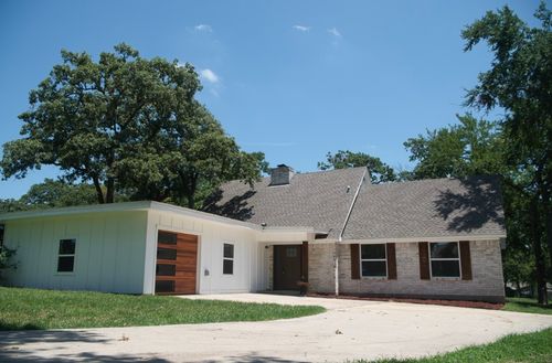 123 Modoc Trl, Lake Kiowa, TX, 76240-9414 | Card Image