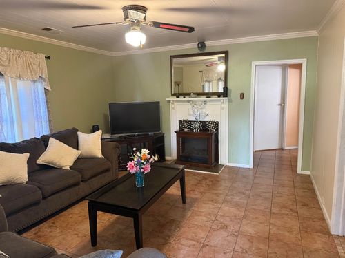 1579 Goldmine Rd, spartanburg, SC, 29307-4722 | Card Image