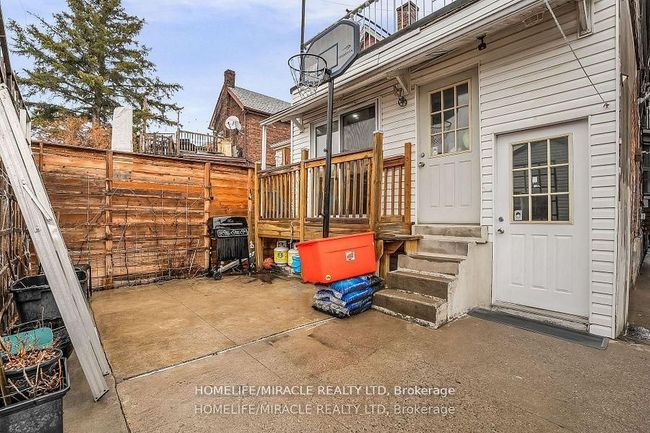 212 Symington Ave, House other with 5 bedrooms, 3 bathrooms and 1 parking in Toronto ON | Image 46