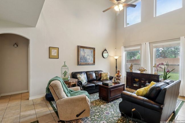 512 Saddle House, House other with 4 bedrooms, 4 bathrooms and null parking in Cibolo TX | Image 9