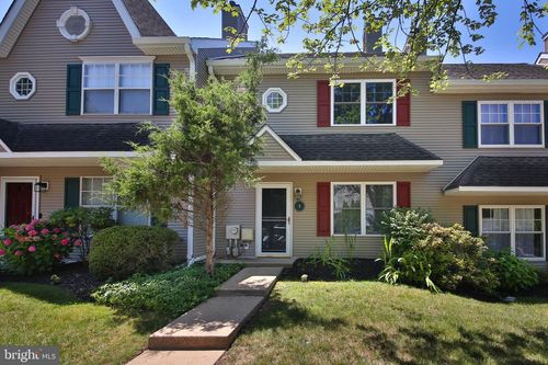 48-3 Wendy Way, PHOENIXVILLE, PA, 19460-4069 | Card Image