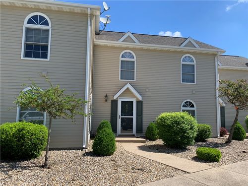 607 Beyers Lake Est, Pana, IL, 62557-6028 | Card Image