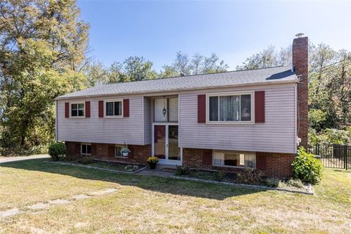 1423 Lexington Dr, New Brighton, PA, 15066-3711 | Card Image