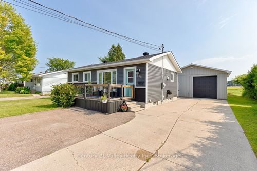 785 Eighth St, Renfrew, ON, K7V1B5 | Card Image