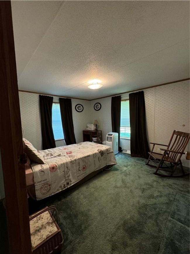 Nice Large Bedroom with natural light | Image 22