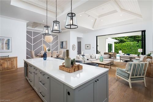 1064 13th St, NAPLES, FL, 34102-5439 | Card Image