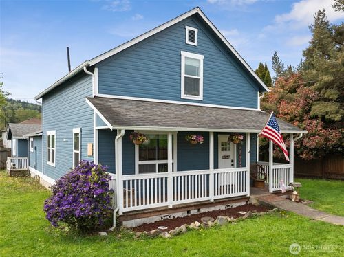 105 Oak St E, Eatonville, WA, 98328-2502 | Card Image