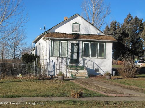 279 1st Ave Nw, Beach, ND, 58621-4307 | Card Image
