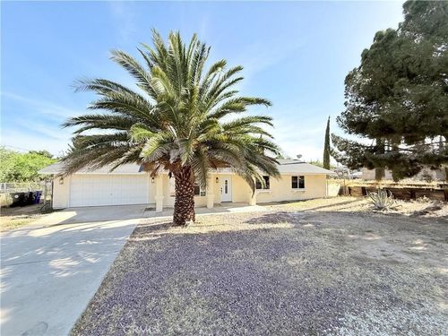 15807 Sitting Bull St, Victorville, CA, 92395-8906 | Card Image