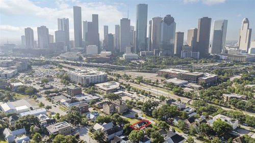 1806 State St, Houston, TX, 77007-8332 | Card Image