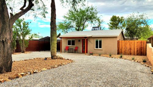 4027 E Glenn St, Tucson, AZ, 85712-1517 | Card Image
