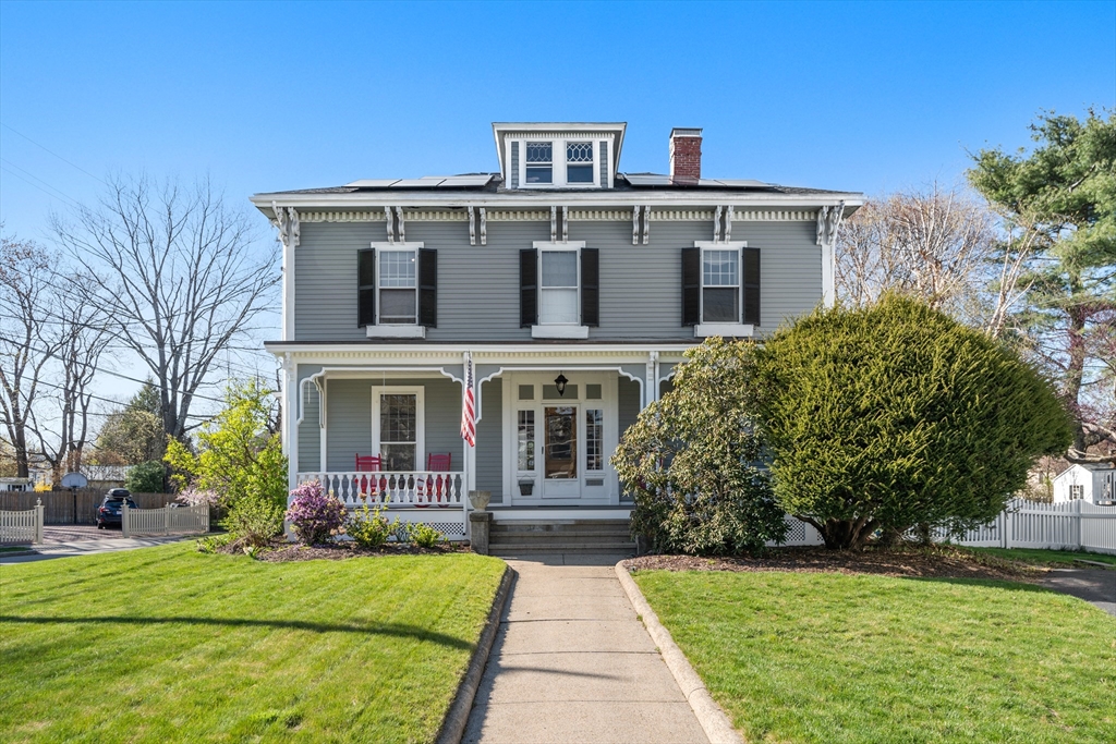 Auburndale Ave, Auburndale, MA 02466