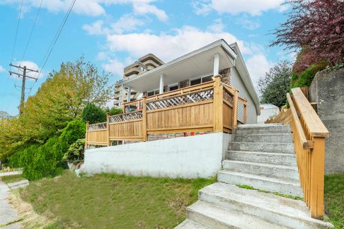 1011 Auckland St, New Westminster, BC, V3M1K9 | Card Image