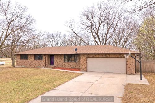 1004 Worms Rd, Grand Island, NE, 68801-9383 | Card Image