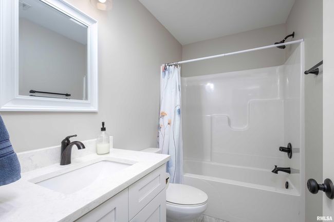 3036 Shanes Way, Condo with 2 bedrooms, 2 bathrooms and null parking in Bettendorf IA | Image 22