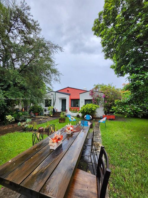 0-402 Sw 33rd Ave, Miami, FL, 33135-2621 | Card Image