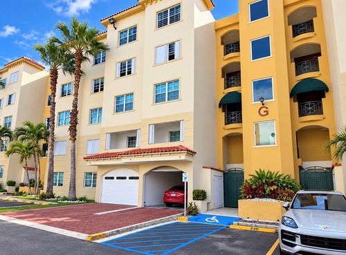 g10-6690 Royal Palm, VEGA ALTA, PR, 00692 | Card Image