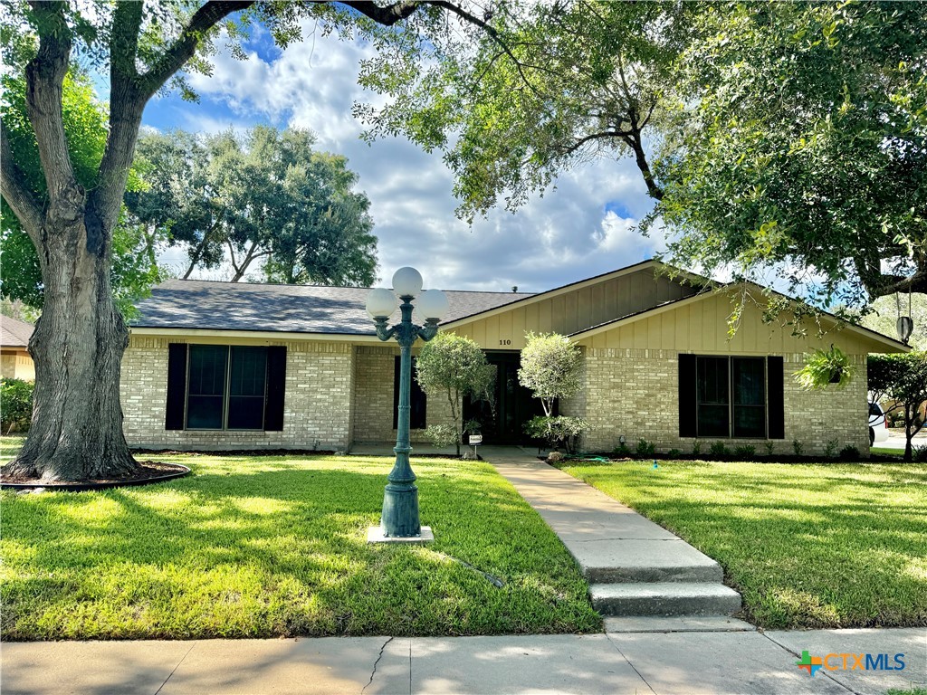 Kemble St, Victoria, TX 77904