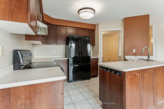 42 Queen Mary Dr, House other with 3 bedrooms, 3 bathrooms and 2 parking in Brampton ON | Image 26