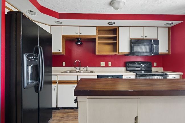 15 - 15 1 St St Ext, Condo with 2 bedrooms, 1 bathrooms and 3 parking in Wauregan CT | Image 5