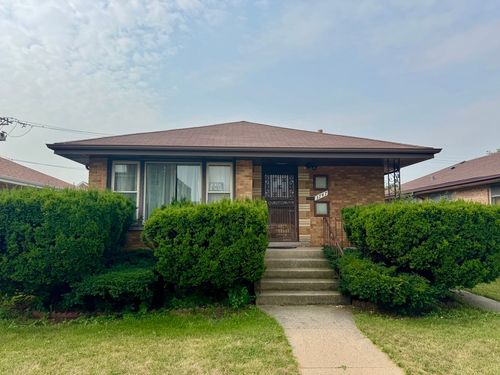 3747 E 112th St, Chicago, IL, 60617-7027 | Card Image