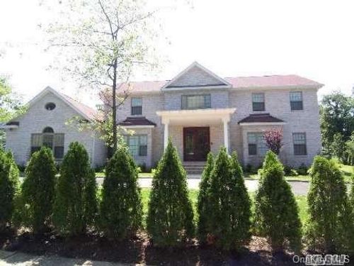 52 Snapdragon Ln, Roslyn Heights, NY, 11577-2527 | Card Image