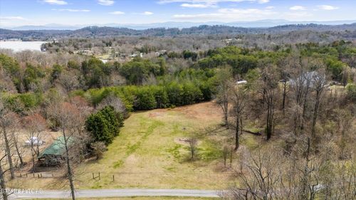 136 Hidden Cir, Louisville, TN, 37777-3365 | Card Image