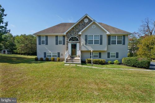2218 Middleway Pike, BUNKER HILL, WV, 25413-3545 | Card Image