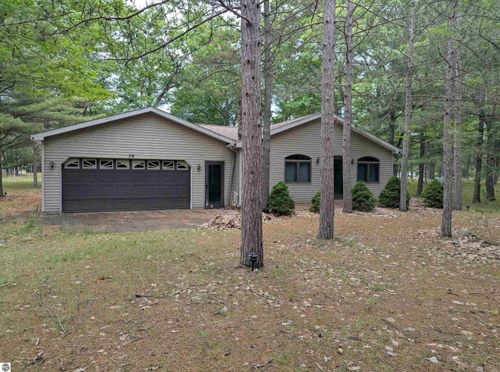 28 W Pine, Au Gres, MI, 48703 | Card Image